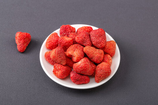草莓冻干草莓脆