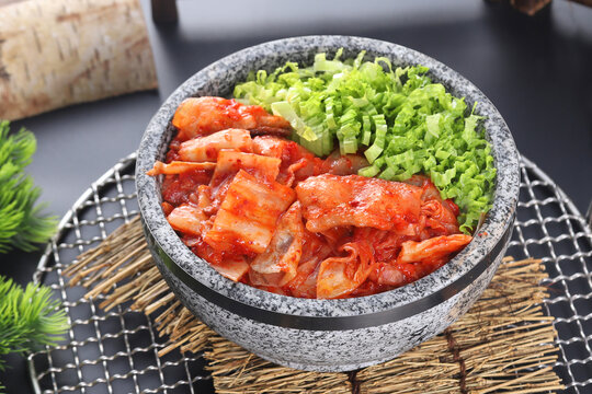 泡菜五花肉石锅拌饭