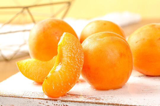 浅底上的大黄杏