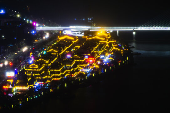 水岸夜景