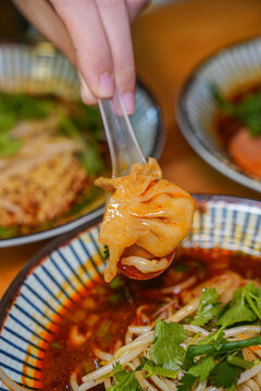 麻辣抄手红油馄饨美食