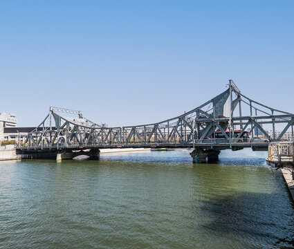 中国天津解放桥
