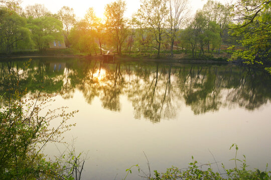 湖泊夕阳