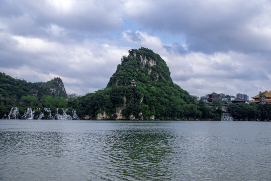 江河城市山清水秀