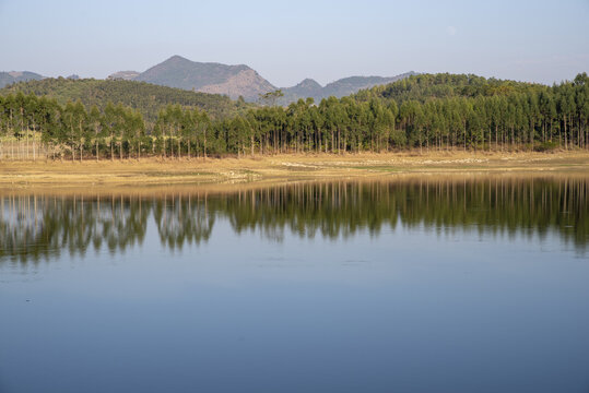 湖泊湖水倒影