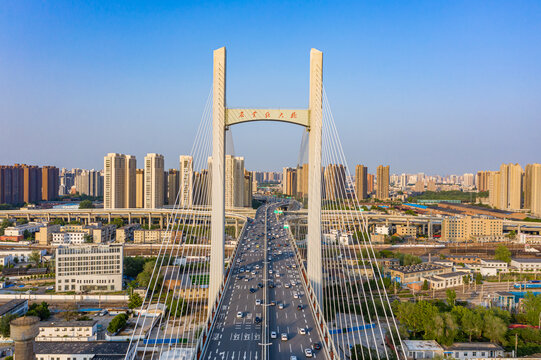 航拍郑州农业路大桥市中心路桥