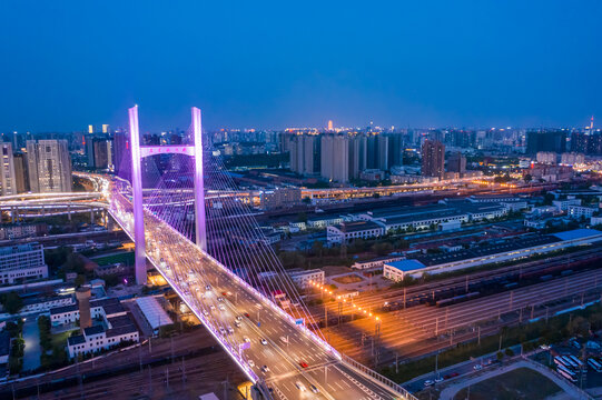 航拍郑州农业路大桥夜景灯光秀