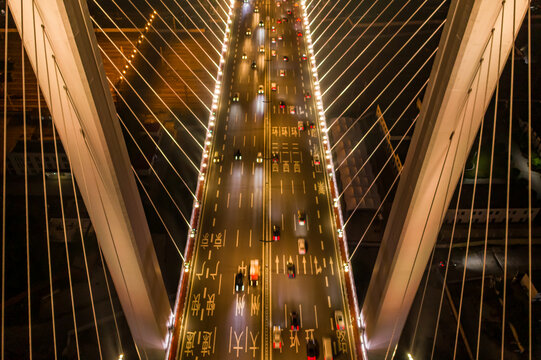 航拍郑州农业路大桥夜景灯光秀