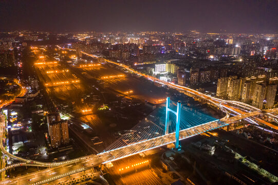 航拍郑州农业路大桥夜景灯光秀