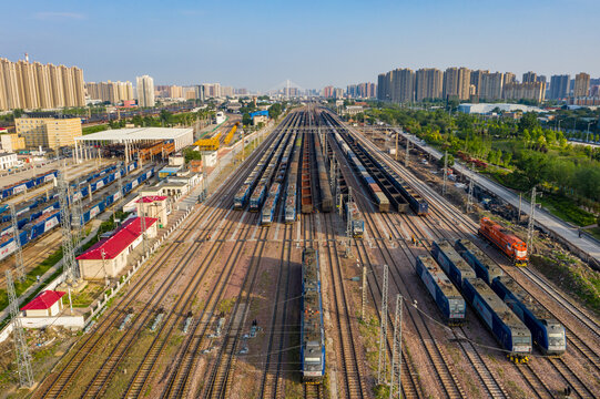 郑州铁路编组站出发场货物列车