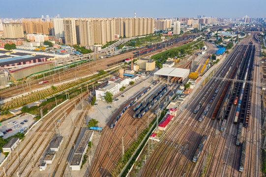 郑州铁路编组站出发场货物列车