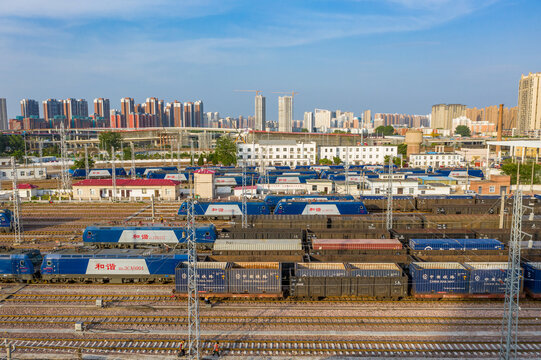 郑州铁路编组站出发场货物列车