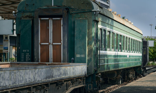 废弃的绿皮火车