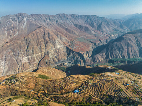 航拍乌蒙山峡谷