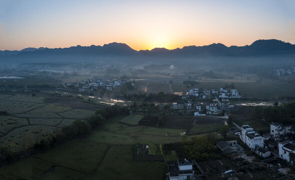 徽派古村古建筑马头墙晨曦