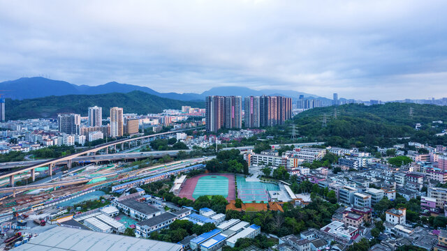 城市交通龙岗高楼厚德小学