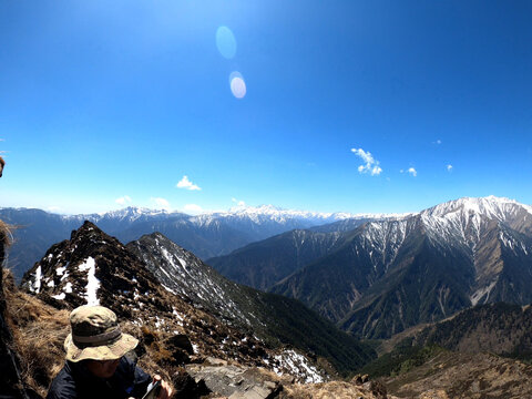 海拔3900米的高原雪山美景