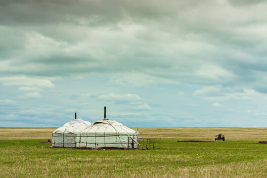 牧场草原蒙古包