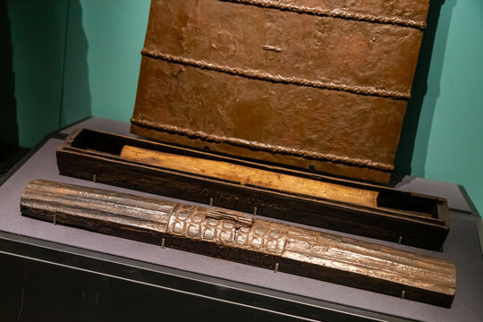 战国时期剑盒与剑鞘