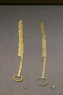 战国时期铜削刀及弧背铜削刀