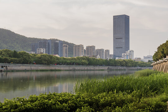 诸暨浦阳江畔地标建筑