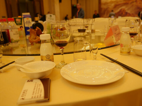 餐叙会布置