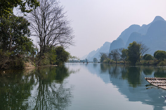 桂林山水遇龙河漂流