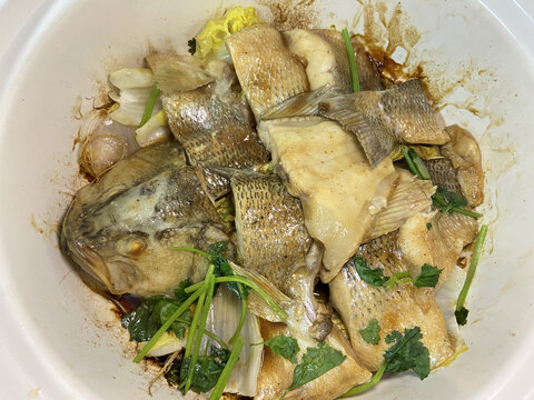 砂锅鲈鱼