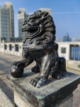 中国天津狮子林桥上的石狮