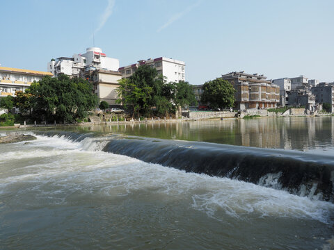 贺江水坝