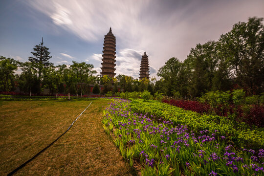 中国山西太原双塔公园风光