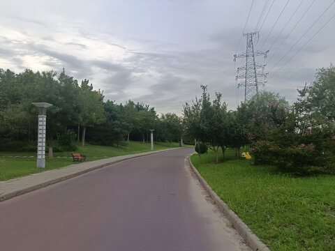 公园的塑胶跑道