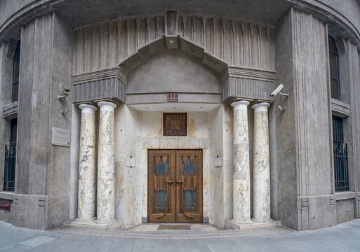 老欧式建筑大门