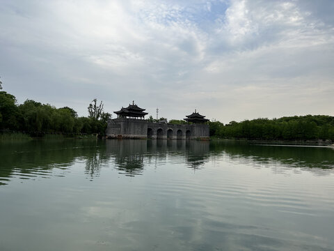 东方盐湖城