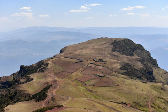 美姑县黄茅埂龙头山牧民家园