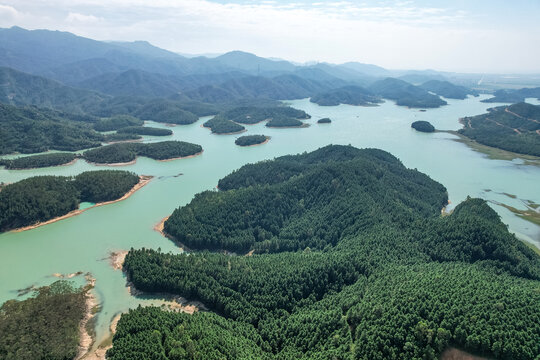 江门台山山脉湖泊森林