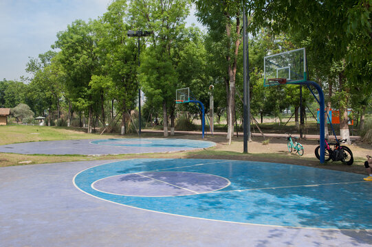 中和湿地公园篮球场
