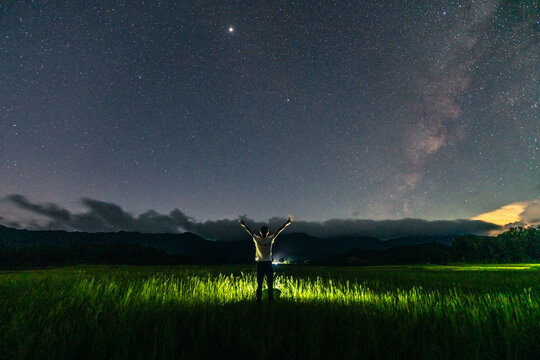 江门草原星空银河帐篷露营地