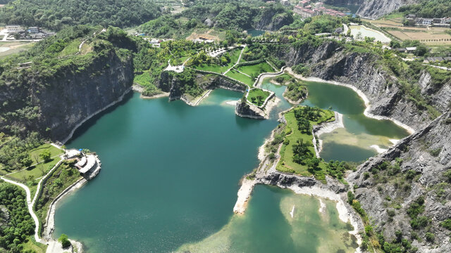 风景美如画的铜锣山矿山公园