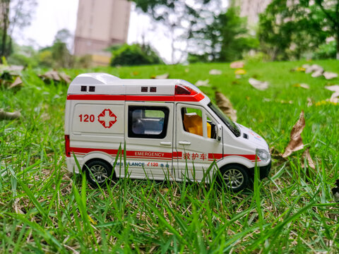 救护车玩具车