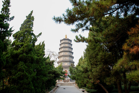 青岛湛山寺塔