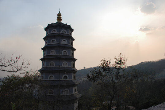 青岛湛山寺药师塔