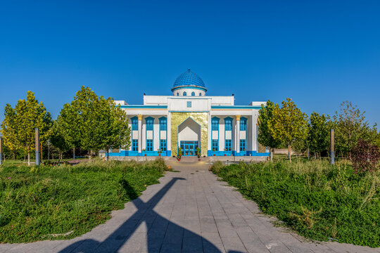 新疆伊宁海尔八格民族建筑风光