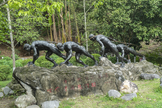 三峡纤夫雕塑