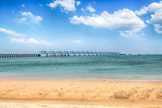 广西北海涠洲岛蓝桥风光