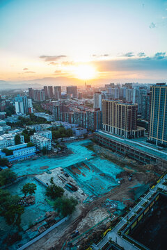 建设中的城市楼房