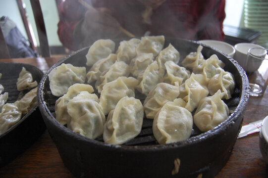 蒸笼里是美味的海鲜水饺