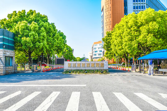 上海工程技术大学