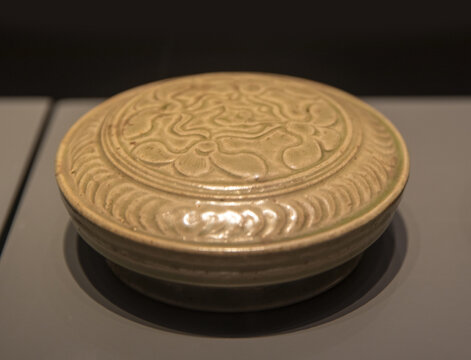 北宋青釉瓷粉盒