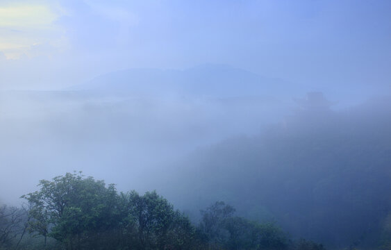 广西大明山晨景